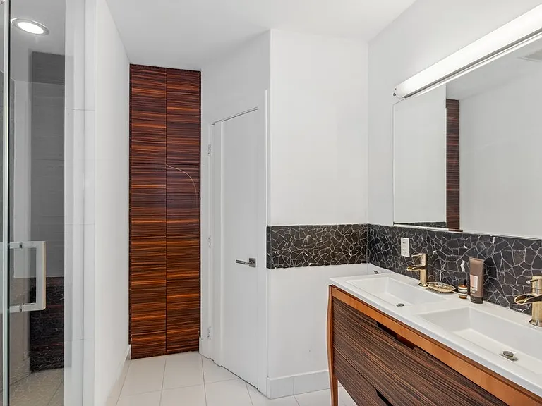 SW 63rd Pl — Photo 21