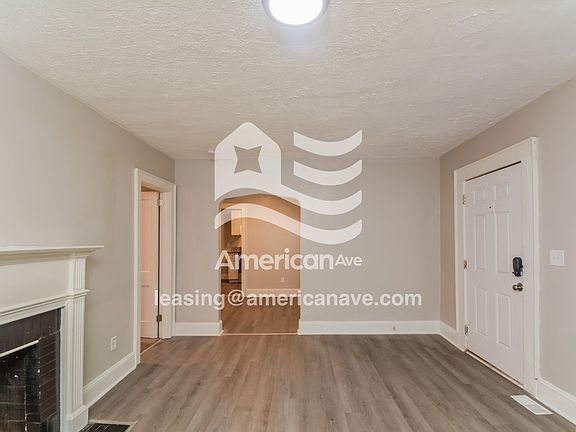 1041946_003_wm_-_living_room_13140758.jpg
