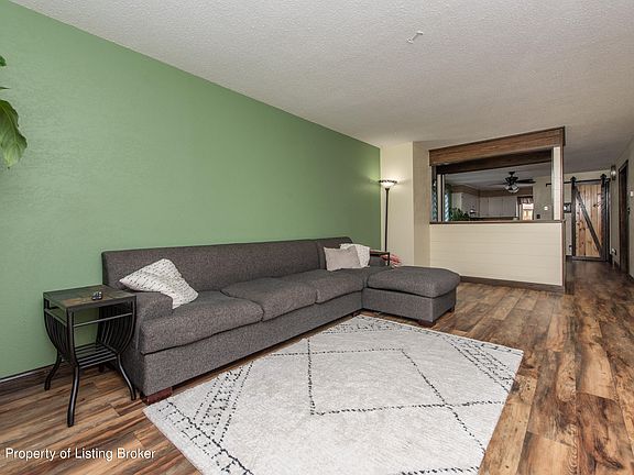 4th image of 604 2nd Ave E