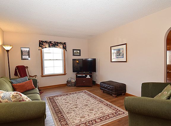 2nd image of 320 S Gladstone Ave