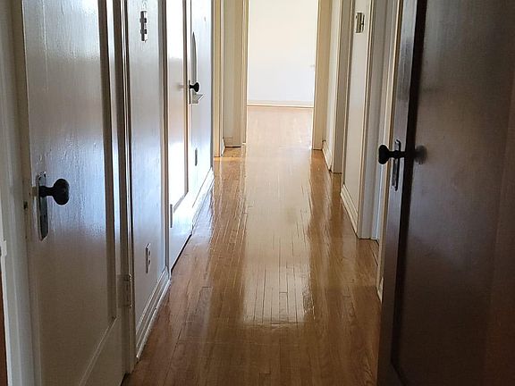 4th image of 7806 Rosewood Ave #3A