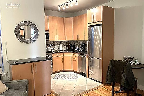 1st image of 112 W 72nd St APT 7A