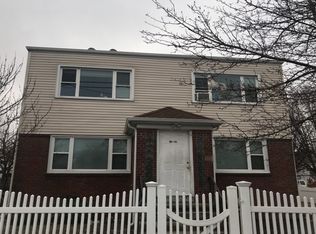 95-97 Hewlett St, Hempstead, NY 11550