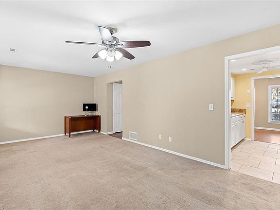 4th image of 5011 Lawndale Dr APT D