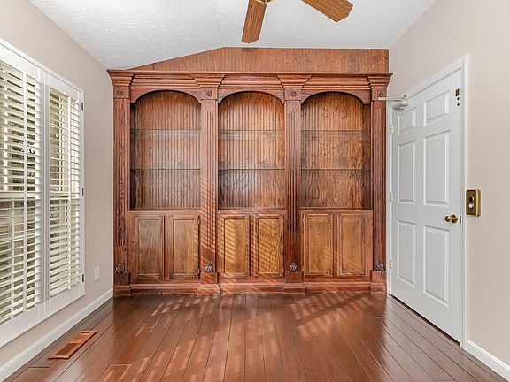 4th image of 6542 Balcomie Ct