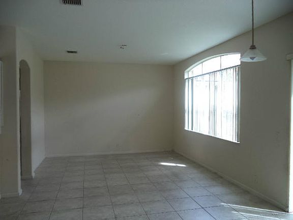 5th image of 5285 Sancerre Cir