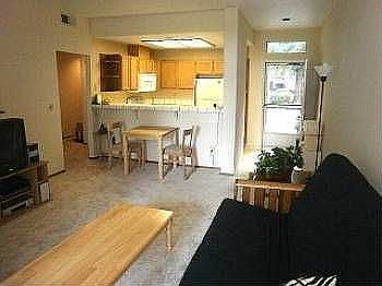 4th image of 1661 Parkview Green Cir