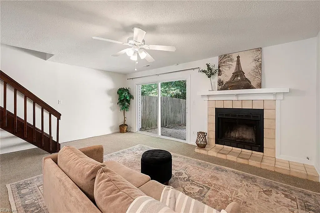 3 bed, 2.5 bath, 1400 sqft, $2,500 — Photo 1
