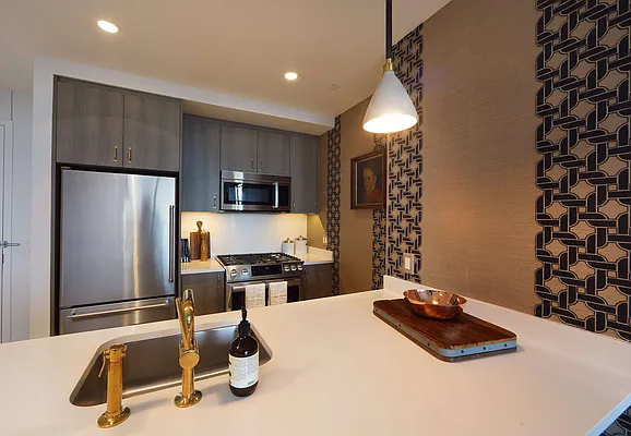 Rented by The Bloomstone Group LLC | media 44