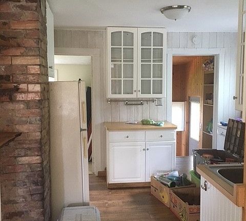 4th image of 1723 Longyear Ave