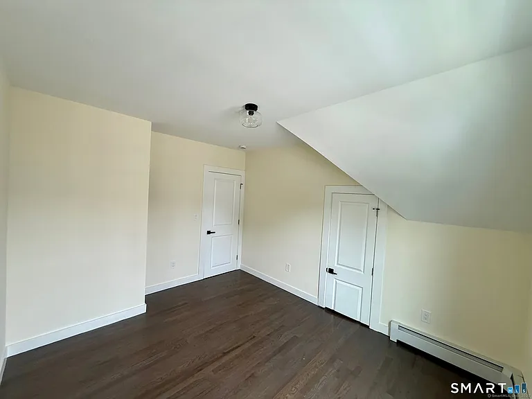 449 Stanley St #3 — Photo 4