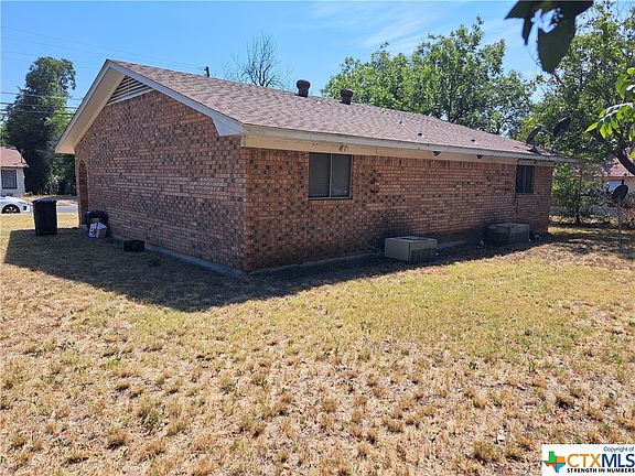 3rd image of 211 W Dean Ave
