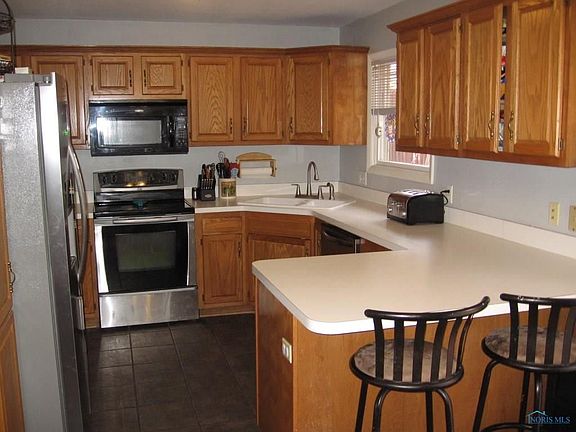 5th image of 6011 Graystone Dr