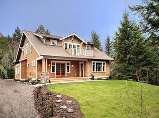 7124 NE New Brooklyn Rd, Bainbridge Island, WA 98110