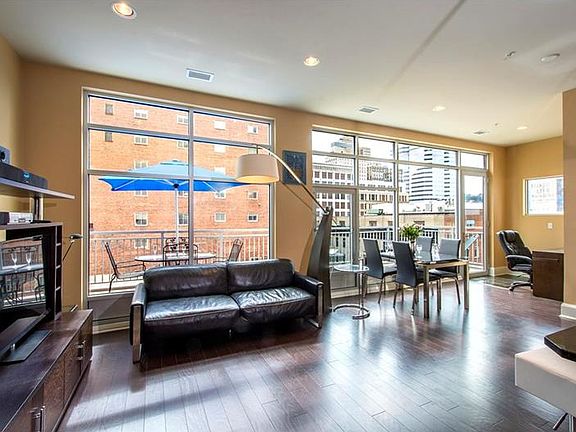 4th image of 301 5th Ave APT 719