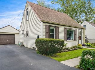 31 Heather Rd, Cheektowaga, NY 14225