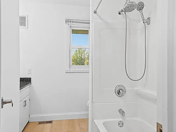 8504 Edison St NE — Photo 9
