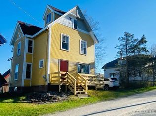 8 Summer St, Lubec, ME 04652