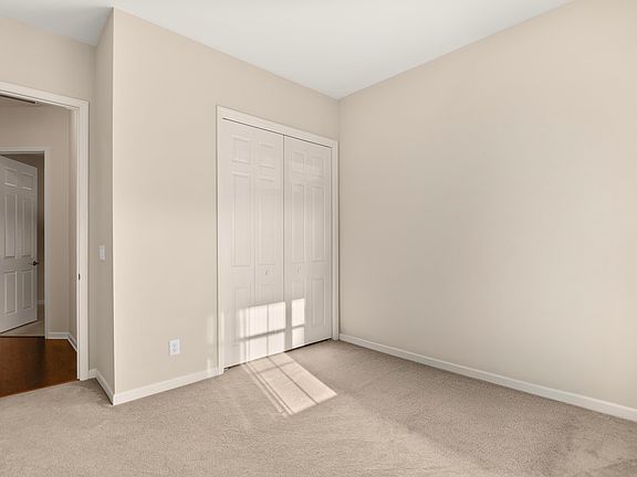 5th image of 1006 Nittany Ct.