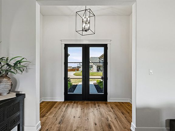 5th image of 2713 Village Rd