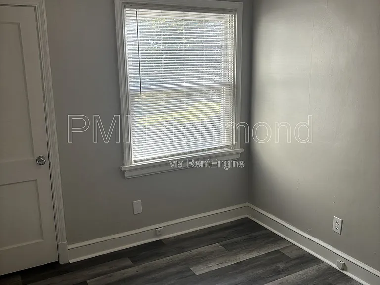 5231 Rockland Rd — Photo 2