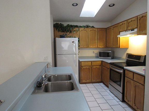 4th image of 10504 Lagrange Park Dr NE