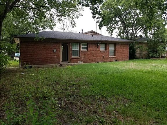 2nd image of 1422 Highland St