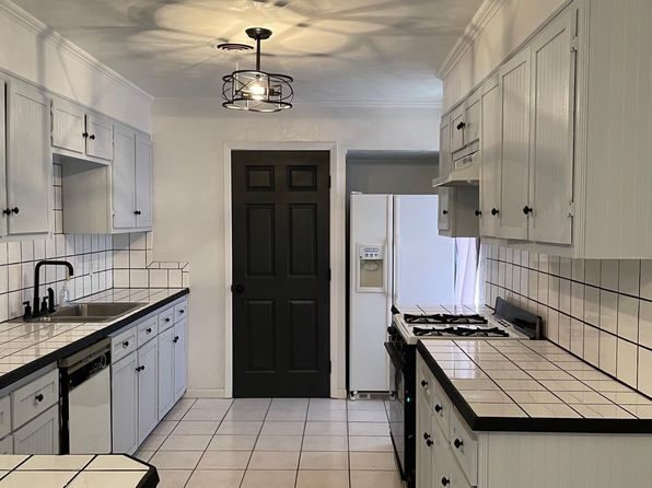 908 Ash Ave