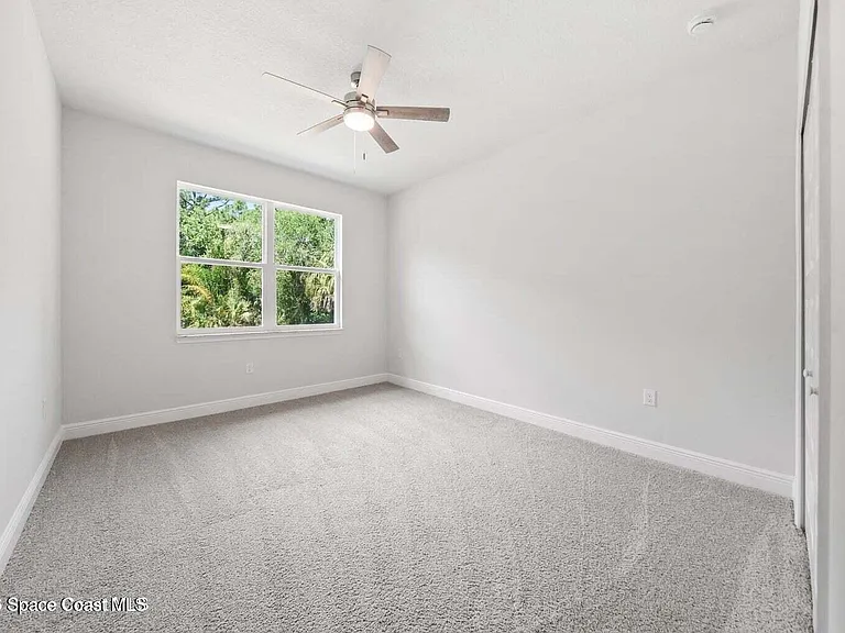 407 Cellini Ave NE — Photo 28