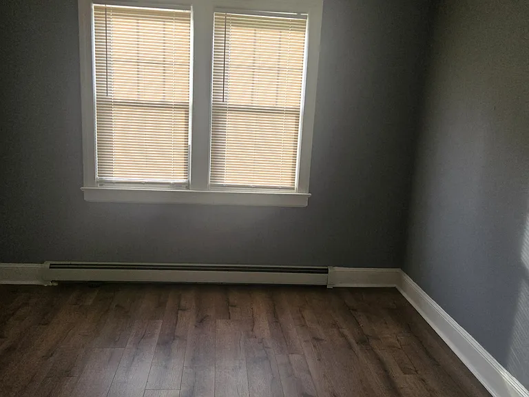 565 E Elm St #1 — Photo 9