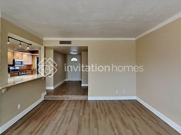 4th image of 2931 S Las Palmas