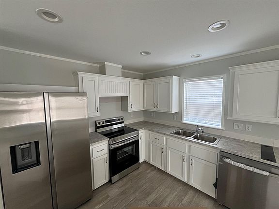 3rd image of 5431 SW 32nd Terrace
