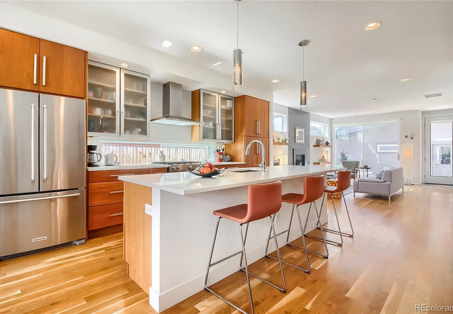 4 bed, 4.5 bath, 2692 sqft, $6,000 — Photo 4