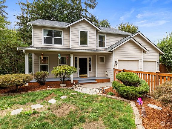 2nd image of 6971 Clover Blossom Lane NE