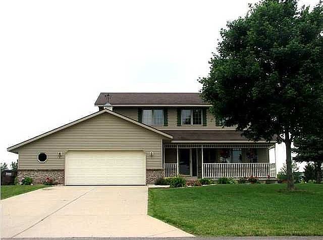 Vacation at home in this exceptional 2 story!
