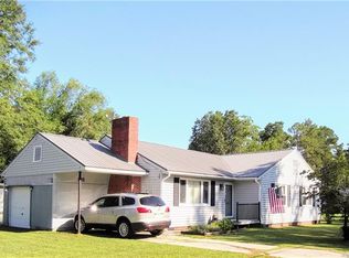 403 N Patterson St, Maxton, NC 28364