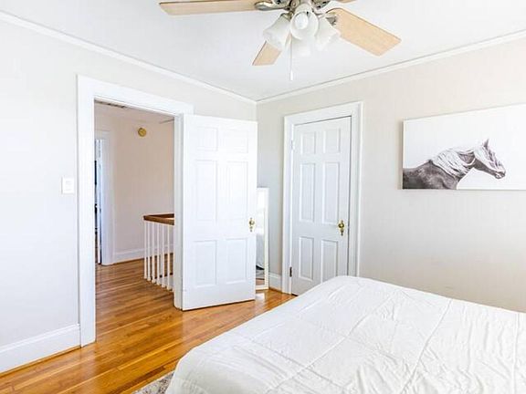 2nd image of 4880 Fort Ave