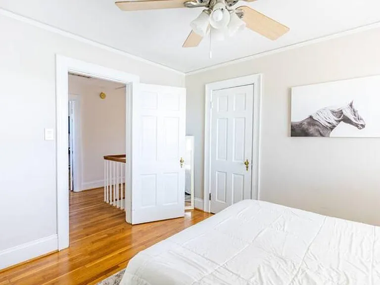 4880 Fort Ave — Photo 2