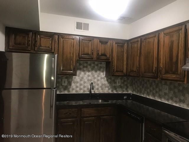 1st image of 93 Greenwood Dr