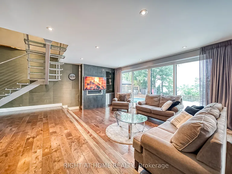 44 Royal Henley Blvd — Photo 11