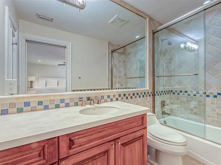 1313 E Lake Dr — Photo 83
