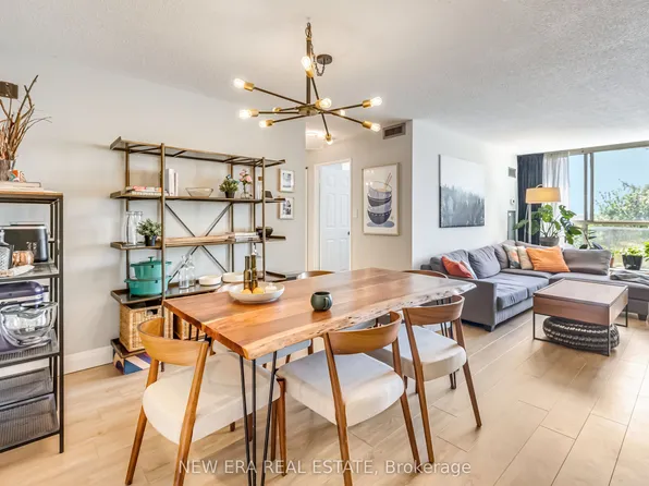 22 Southport St Unit 437, Toronto, ON M6S 4Y9