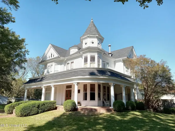 207 E Percy St, Indianola, MS 38751