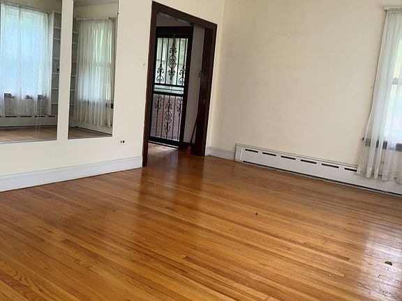 4th image of 10753 S Hale Ave