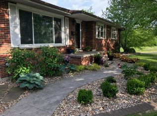 210 N Deneen St, Staunton, IL