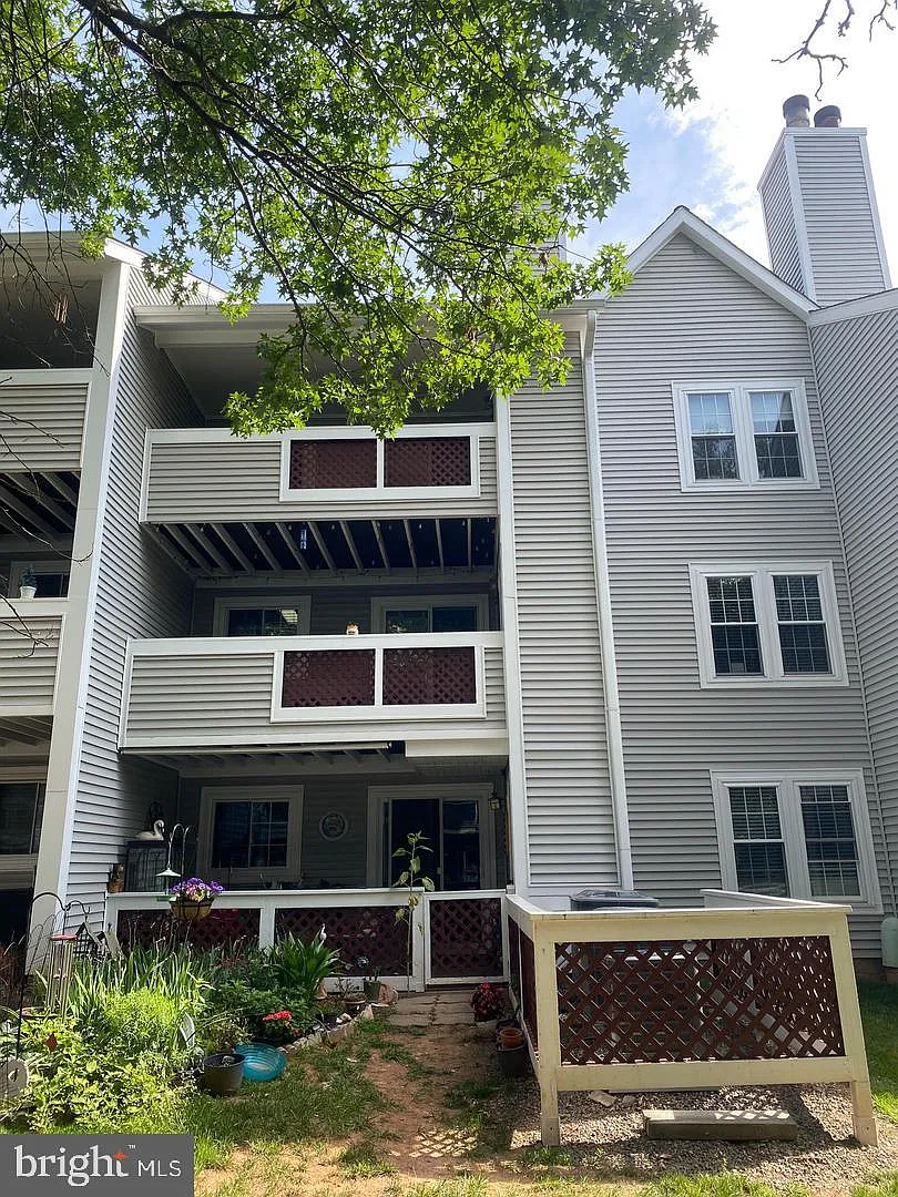 2 bed, 2.0 bath, 1044 sqft, $2,350 — Photo 3