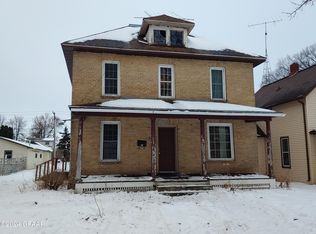 607 Stuart Ave, Crookston, MN 56716