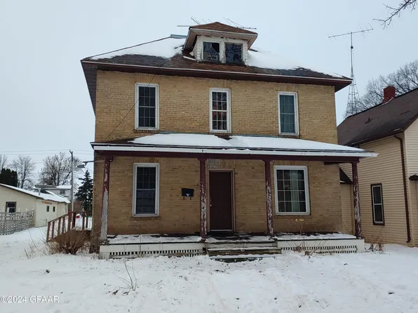 607 Stuart Ave, Crookston, MN 56716