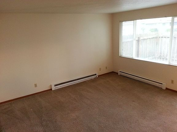 3rd image of 1812 32nd Pl NE #1822