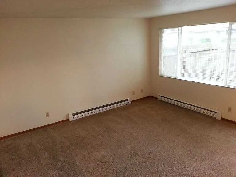007-Garden Apartments — Photo 12